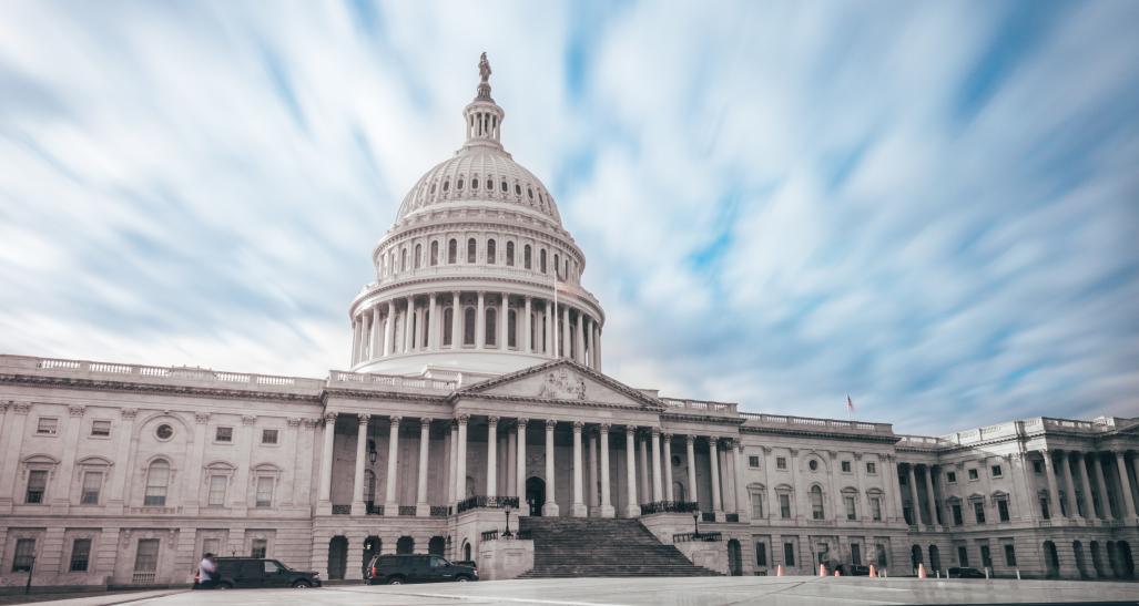 day time view of the capitol building in Washington, dc